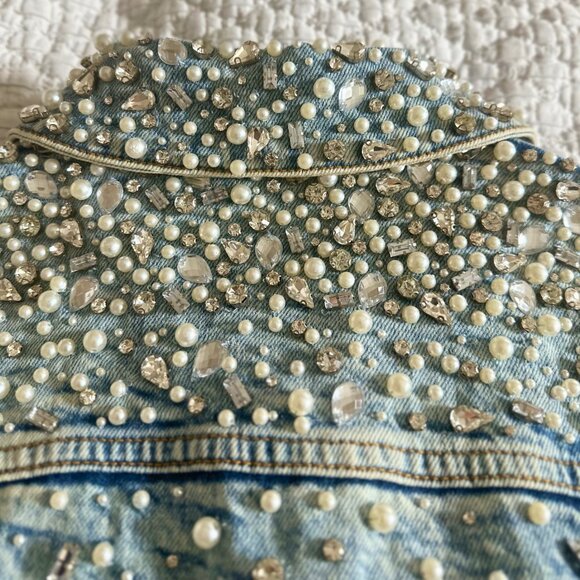 Gorgeous and show-stopping Alice + Olivia Nelson Denim Jacket - Picture 7 of 8